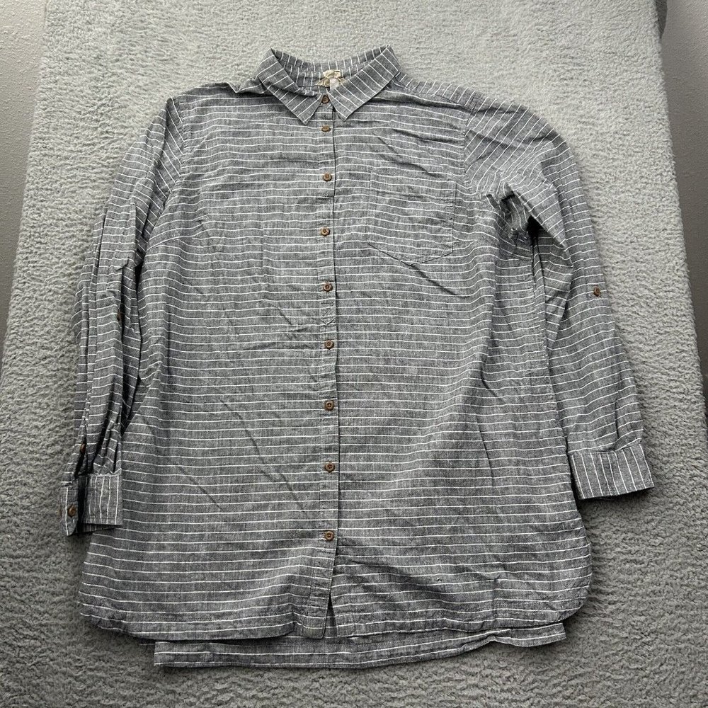 Duluth Trading Co Gray Striped Button Down Shirt